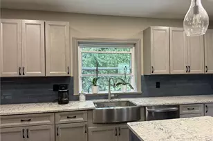 10990 Mayfield Rd, Chardon, OH 44024 - Photo 8