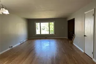 17914 Chagrin Blvd, Huber Heights, OH 44122 - Photo 6