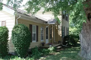 852 S Broadway, Geneva, OH 44041 - Photo 2