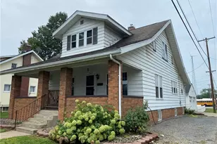 528 S River St, Newcomerstown, OH 43832 - Photo 2