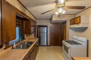 6714 Glendale Ave, Youngstown, OH 44512 - Photo 8