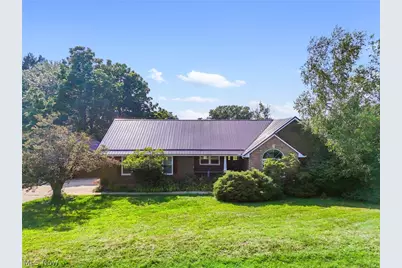 6031 Woodcrest Avenue NE, Canton, OH 44721 - Photo 2