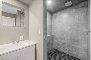 6031 Woodcrest Ave NE, Canton, OH 44721 - Photo 24