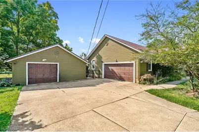 6031 Woodcrest Avenue NE, Canton, OH 44721 - Photo 24