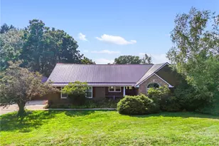 6031 Woodcrest Ave NE, Canton, OH 44721 - Photo 2