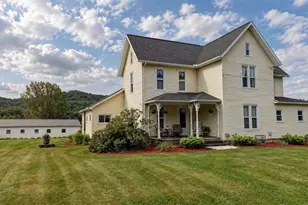 1031 Stonecreek Road SW, New Philadelphia, OH 44663 - Photo 2