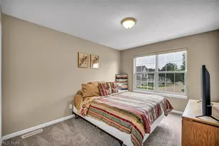 309 Lakebreeze Cove, Eastlake, OH 44095 - Photo 24
