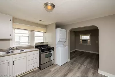 796 Lindsay Avenue, Akron, OH 44306 - Photo 12