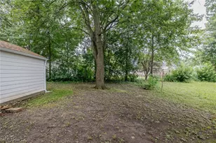 796 Lindsay Ave, Akron, OH 44306 - Photo 20