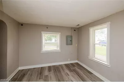 796 Lindsay Avenue, Akron, OH 44306 - Photo 8