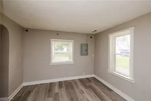 796 Lindsay Ave, Akron, OH 44306 - Photo 8