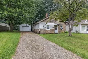 796 Lindsay Ave, Akron, OH 44306 - Photo 2
