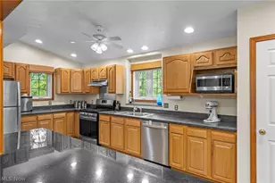 8572 Lake in the Woods Trail, Chagrin Falls, OH 44023 - Photo 10