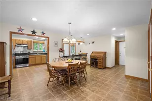 8572 Lake in the Woods Trail, Chagrin Falls, OH 44023 - Photo 6