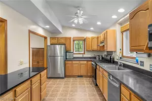 8572 Lake in the Woods Trail, Chagrin Falls, OH 44023 - Photo 12
