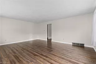 523 Washington St, Martins Ferry, OH 43935 - Photo 8