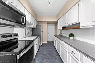 19015 Van Aken Blvd, Huber Heights, OH 44122 - Photo 10