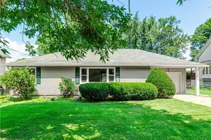 335 E Huston St, Barberton, OH 44203 - Photo 1