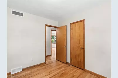 335 E Huston Street, Barberton, OH 44203 - Photo 14