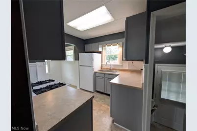 526 Grant Avenue, Cuyahoga Falls, OH 44221 - Photo 6