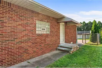 1731 W 36th Street, Lorain, OH 44053 - Photo 6
