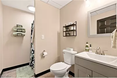 2441 Eastwood Avenue, Akron, OH 44305 - Photo 32