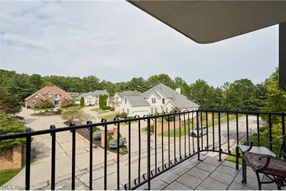 2385 Covington Road #304, Fairlawn, OH 44313 - Photo 6