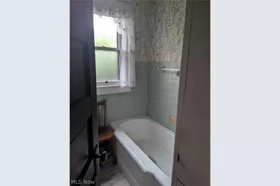 1903 Stewart Avenue, Cambridge, OH 43725 - Photo 14