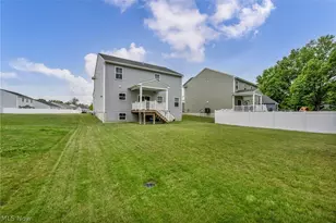 704 Maple Hollow Ct, Elyria, OH 44035 - Photo 8