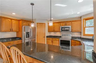 11002 Trenton Rd NW, Uniontown, OH 44685 - Photo 10