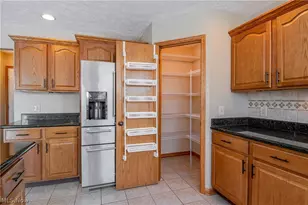 11002 Trenton Rd NW, Uniontown, OH 44685 - Photo 12