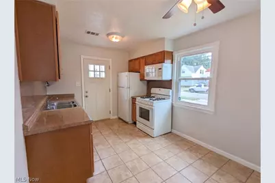 12722 Emery Avenue, Loveland, OH 44135 - Photo 2