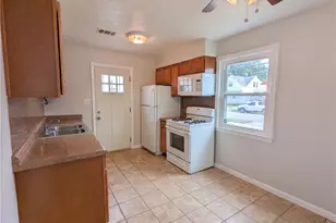 12722 Emery Ave, Loveland, OH 44135 - Photo 2