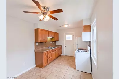12722 Emery Avenue, Loveland, OH 44135 - Photo 8