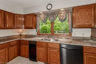9731 Riverwood Ln, Auburn, OH 44023 - Photo 12
