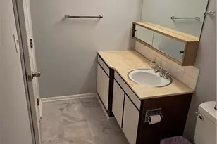 2331 E Market St, Akron, OH 44312 - Photo 10
