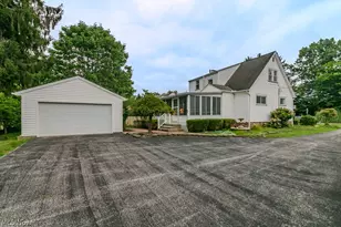 38247 Ridge Rd, Willoughby, OH 44094 - Photo 4