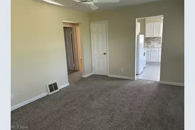 682 Barbara Avenue, Akron, OH 44306 - Photo 4