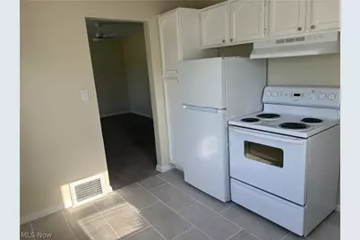 682 Barbara Avenue, Akron, OH 44306 - Photo 6
