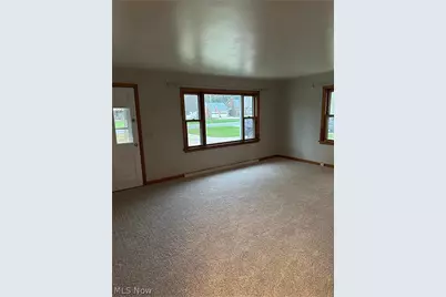 9934 Georgetown Street NE, Louisville, OH 44641 - Photo 2
