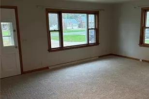 9934 Georgetown St NE, Louisville, OH 44641 - Photo 2