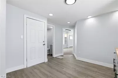 7211 Dearborn Avenue, Loveland, OH 44104 - Photo 46