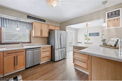 503 Meadowland Drive, Hubbard, OH 44425 - Photo 10