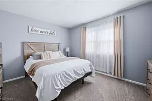 503 Meadowland Dr, Hubbard, OH 44425 - Photo 14