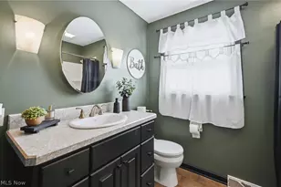 503 Meadowland Dr, Hubbard, OH 44425 - Photo 16