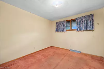 2824 Oberlin Avenue, Lorain, OH 44052 - Photo 24