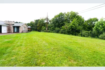 2306 Alexander Manor W, Steubenville, OH 43952 - Photo 6