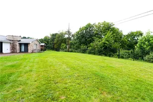 2306 Alexander Manor W, Steubenville, OH 43952 - Photo 6
