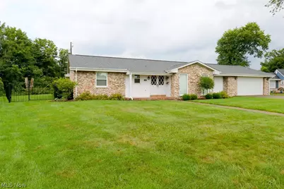 2306 Alexander Manor W, Steubenville, OH 43952 - Photo 2