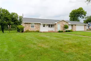 2306 Alexander Manor W, Steubenville, OH 43952 - Photo 2